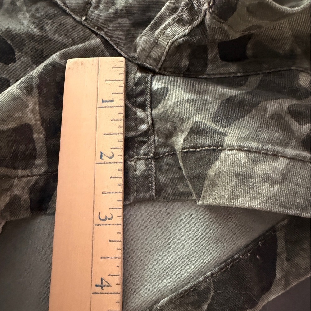 American Eagle Camo Shorts Size 6 Stretch Low Rise Y2K Mini Shorts - Picture 8 of 8